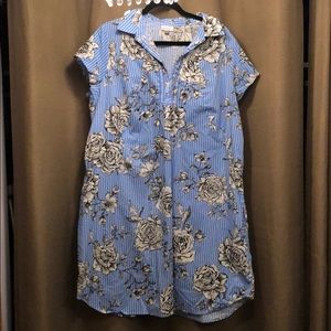 Blue and white T-shirt Dress rose graphic Avenue